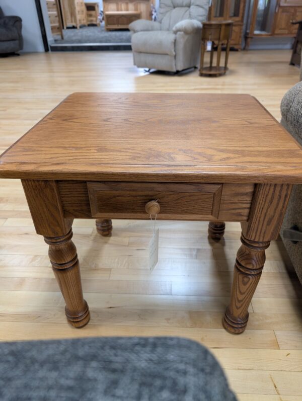 end-table-with-drawer