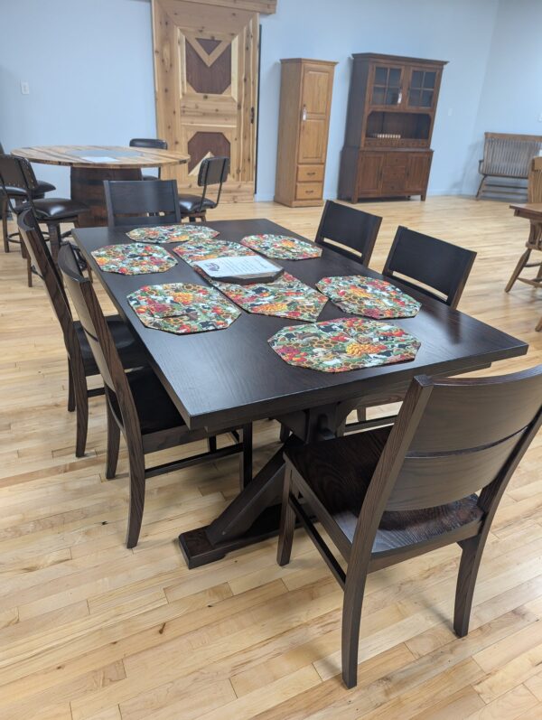 warwick-solid-top-table-and-chairs