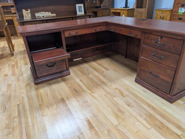 l-shaped-desk-with-drawers